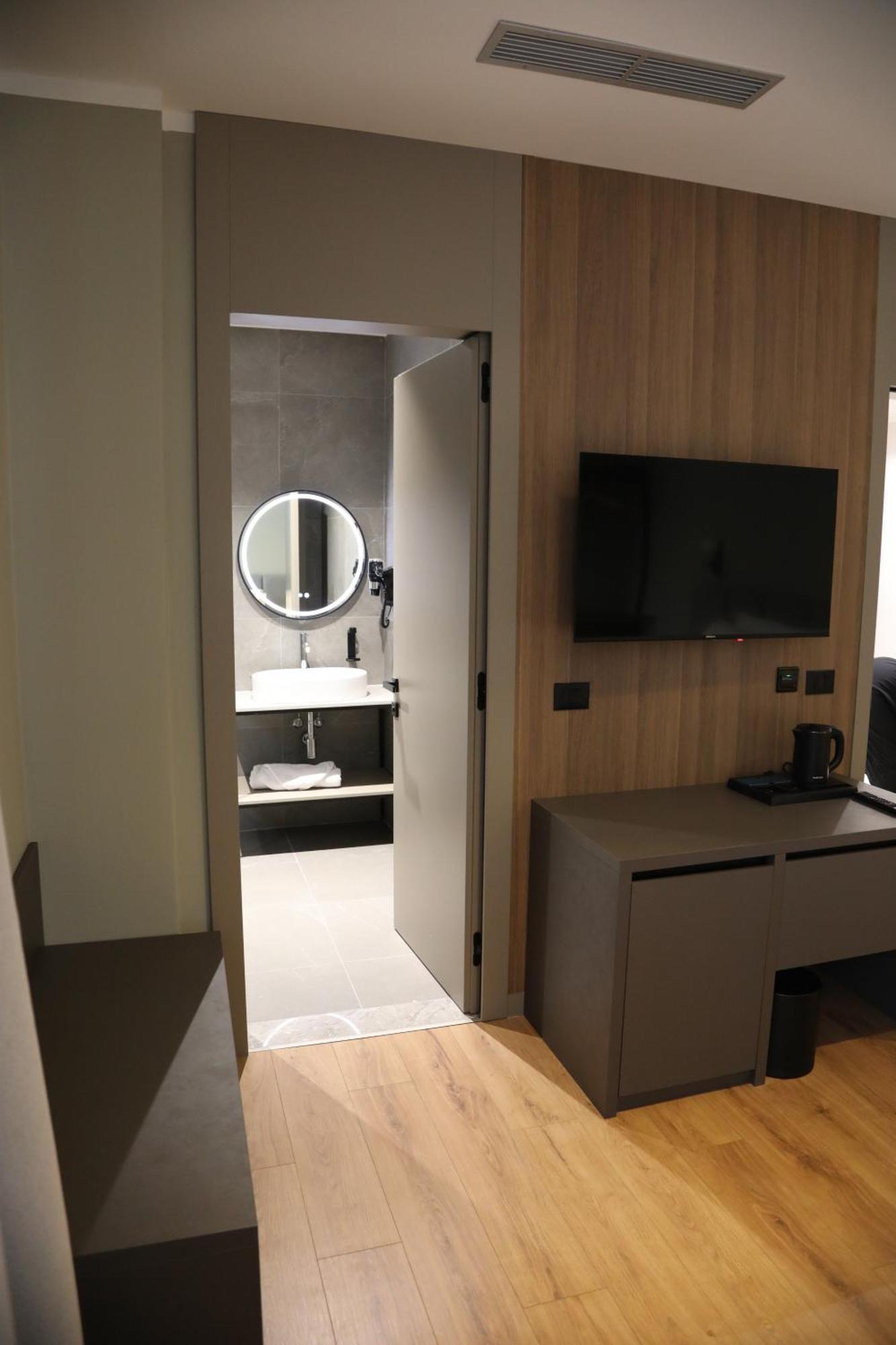 Kruja Luxury Suites ภายนอก รูปภาพ