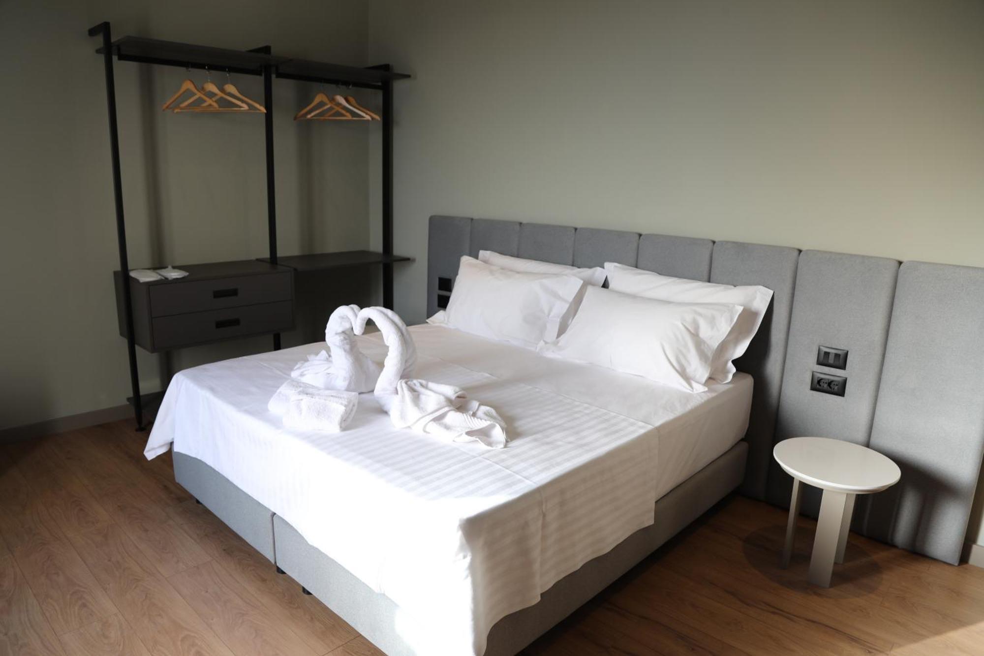 Kruja Luxury Suites ภายนอก รูปภาพ